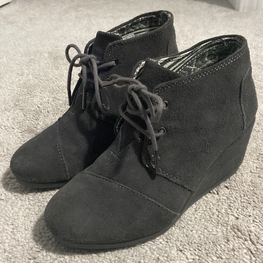 Toms Women's Gray Desert Wedge Lace Up Bootie Shoes Size 6 Suede